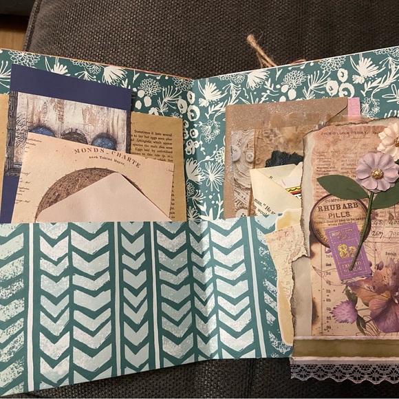 Colorful Abstract Patterned ephemera folio - Picture 5 of 7